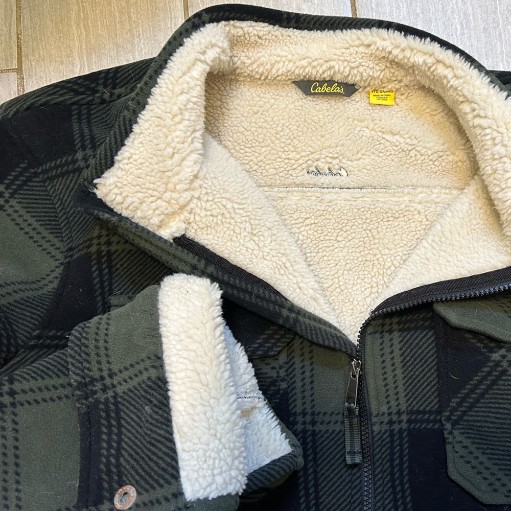 Cabela’s Men’s Sherpa Fleece Shacket. XXL - Picture 2 of 5